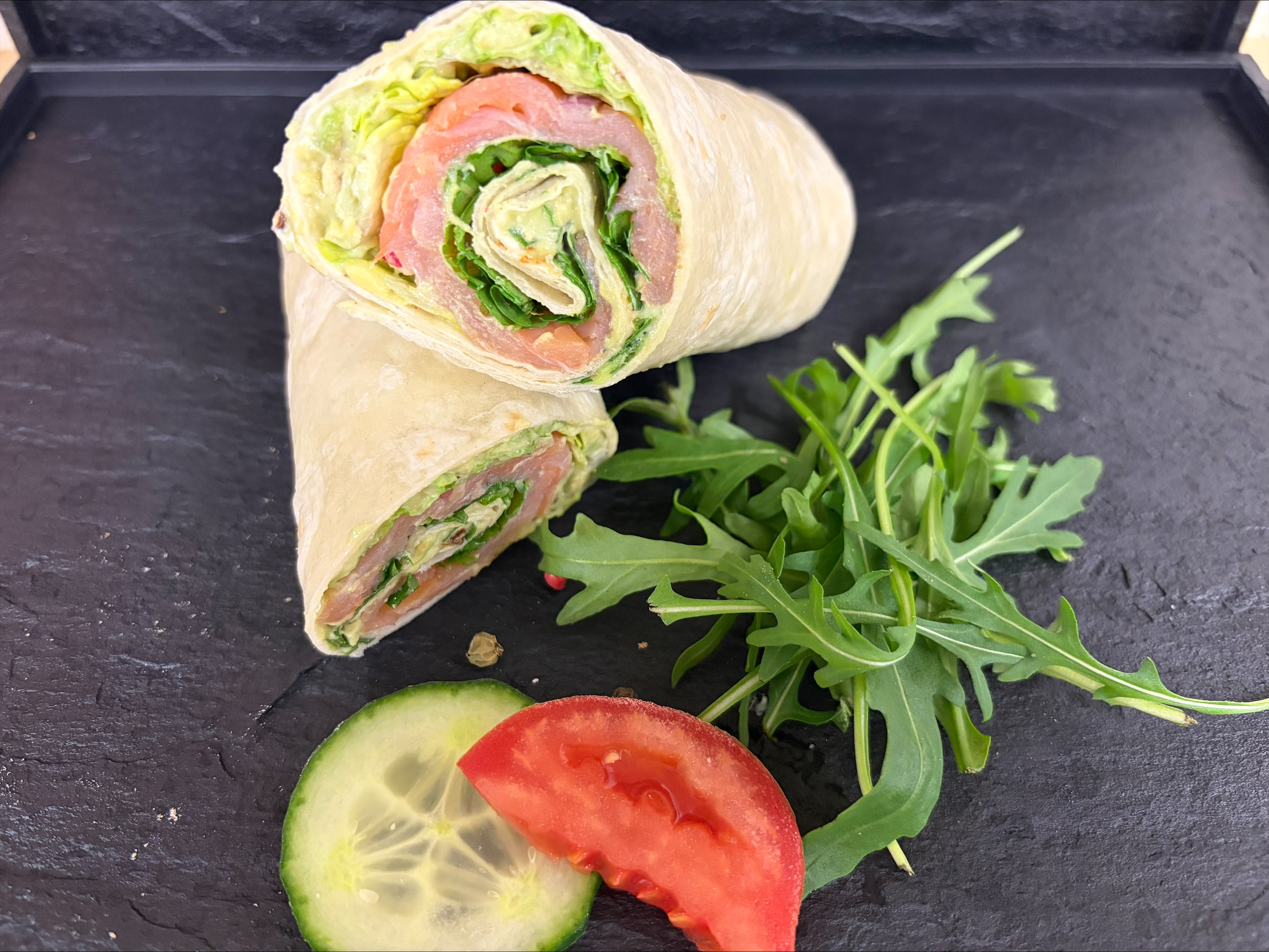 Lachs-Avocado-Wrap